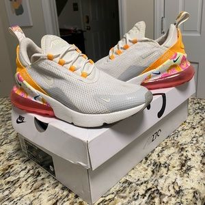 Nike Air Max 270 SE - womens size 7